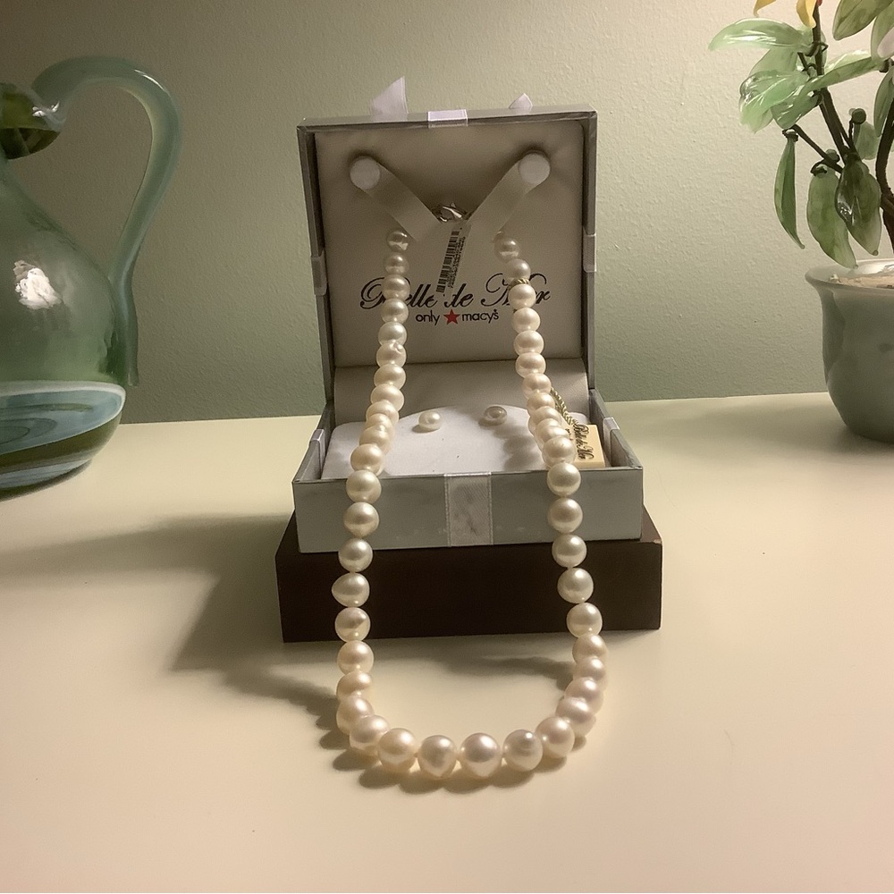 NWT! Belle de Mere White Cultured Necklace and earrings